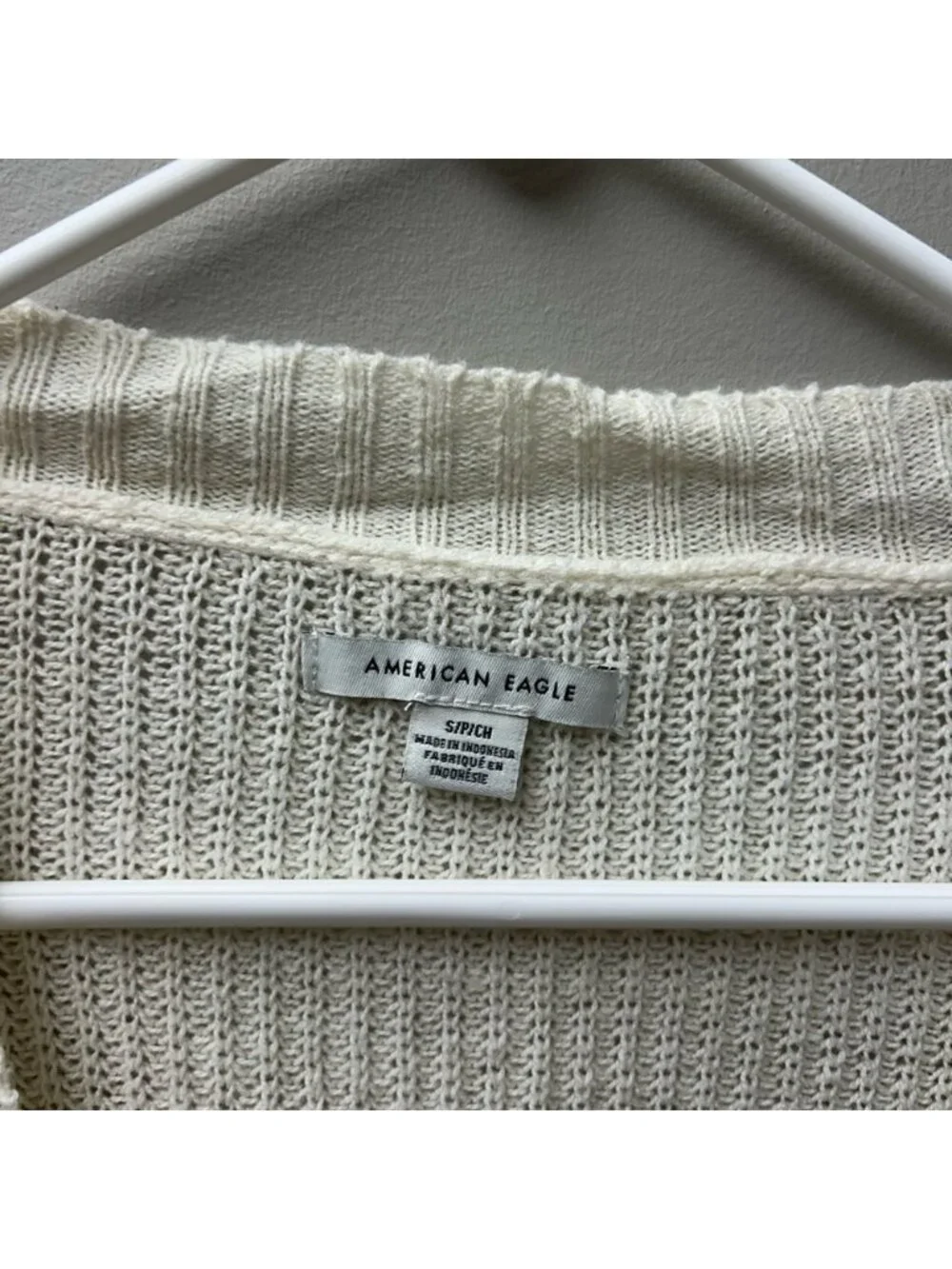 American Eagle‎ Cream Button Up Cardigan
